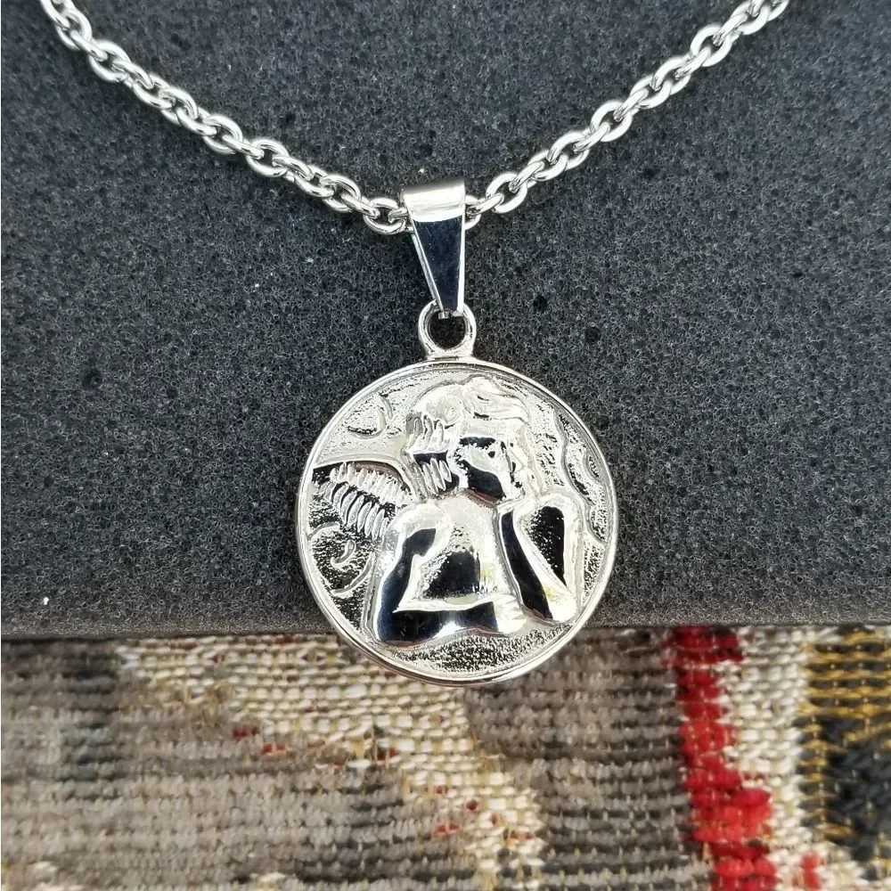 Angel Necklace - Picture 1 of 3